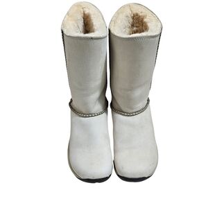 MERRELL   Women's Cream Shearling Winter Boots Size 6.